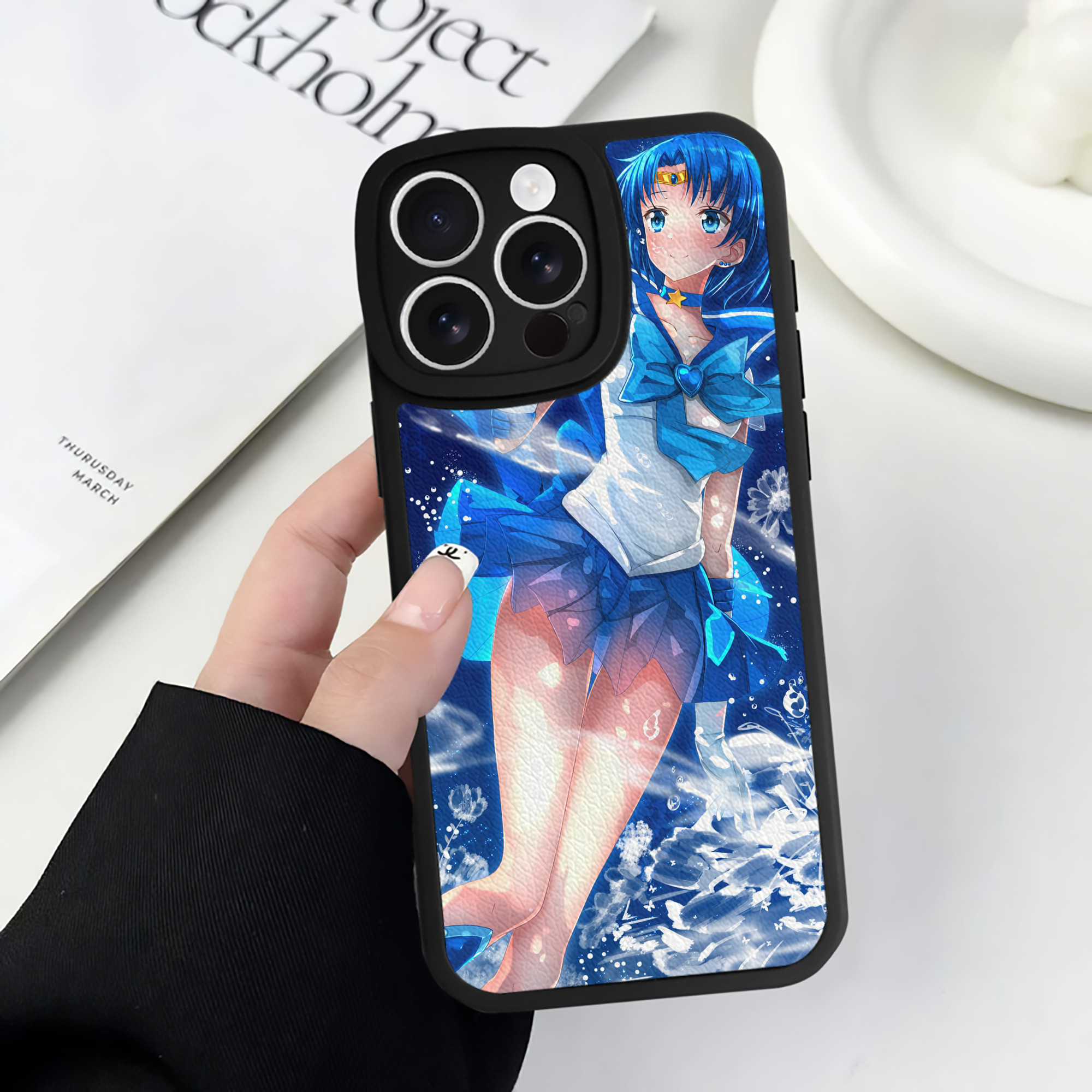 （画像用） 美少女戦士セーラームーン Sailor Moon 【iPhone 16シリーズ対応】シリコンスマホケース（レザー調） 材質：シリコン